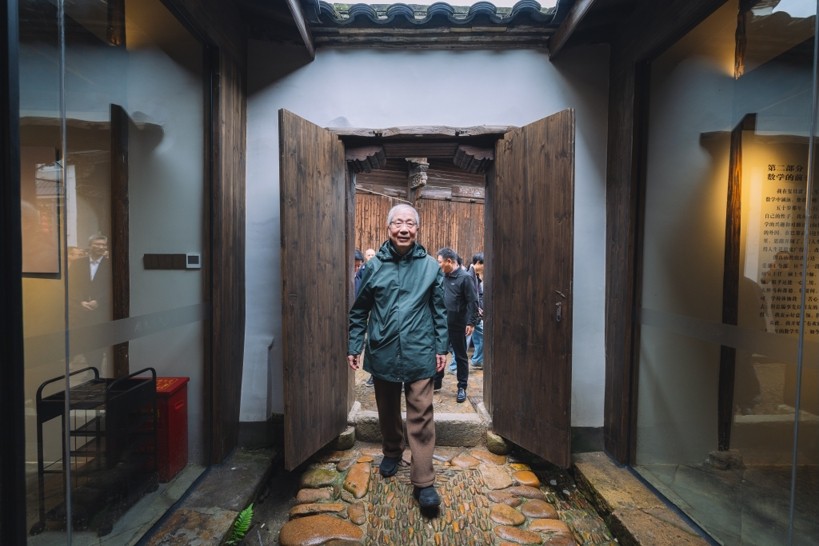 在松阳三槐堂，站着一位儒雅的翻译家