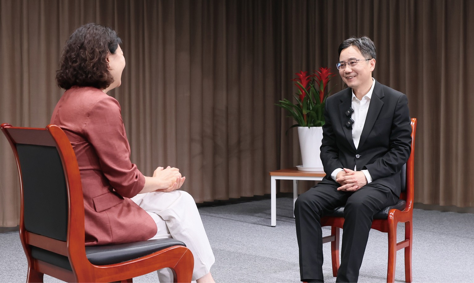 上海松江区委书记王华杰专访 ：合作交流不是“单行道”